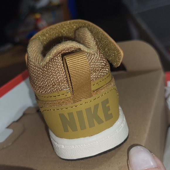 NWB! NIKE Court Borough Mid SIZE 3C for toddlers and babies - Picture 4 of 5